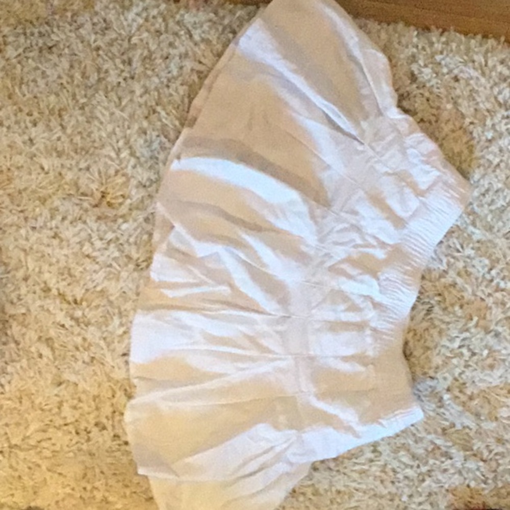 Abercrombie size 11/12 white skirt,no stains, never worn, cute for the summer
